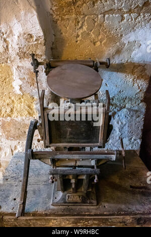 Il siriaco prima macchina da stampa nell'impero ottomano nel Deyrulzafaran Monestry di Mardin, Turchia. Foto Stock