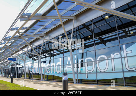 Edificio del terminal dell'aeroporto Southend di Londra, Southend on Sea, Essex, Regno Unito. Parole. Nome dell'aeroporto. Titoli Foto Stock
