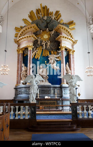 Chiesa di Copenaghen - Interno della Chiesa del Nostro Salvatore; ( Vor Frelsers Kirke ), con l'altare ornato, Christianshavn, Copenhagen DANIMARCA Foto Stock