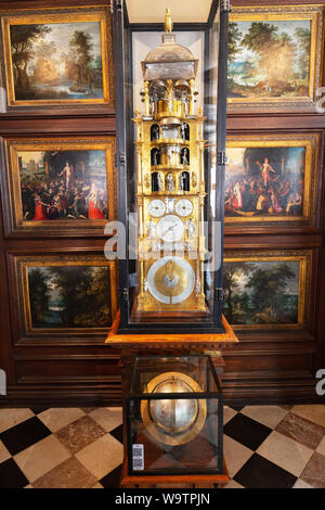 Xvi secolo (1594) orologio astronomico in Christian IV invernale della camera, il Castello di Rosenborg, Copenhagen DANIMARCA Scandinavia Europa Foto Stock