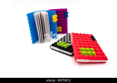 Creative blocchi di costruzione Giocattoli notebook isolati su sfondo bianco Foto Stock