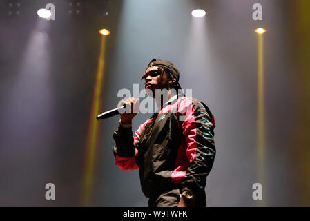 BENICASSIM, SPAGNA - LUGLIO 19: Krept x Konan (hip hop music band) si esibiscono in concerto presso il Festival Internazionale di Benicassim il 19 luglio 2 Foto Stock