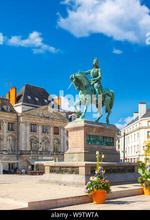 Un monumento di Jeanne d'Arc su Place du Martroi in Orleans, Francia Foto Stock