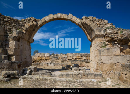 Saranta Kolones (quaranta colonne castello) all'interno di Paphos parco archeologico, Cipro Foto Stock