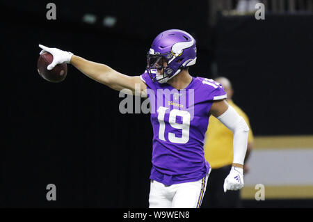 New Orleans, Louisiana, Stati Uniti d'America. Il 9 agosto, 2019. Minnesota Vikings wide receiver Thielen Adam celebra un touchdown che più tardi è stato ribaltato sul riesame contro il New Orleans Saints durante un'NFL preseason game a New Orleans, Louisiana USA il 9 agosto 2019. I Vichinghi battere i santi 34-25. Credito: Dan Anderson/ZUMA filo/Alamy Live News Foto Stock