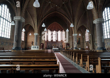 Römisch-katholische St. Johannes der Täufer Kirche di Sluis, Zeeland, Niederlande Foto Stock