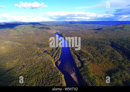 Il grande xingan torrente di montagna river forest Foto Stock