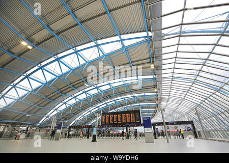 Il vecchio terminal Eurostar a Londra la stazione di Waterloo, Regno Unito, è stato riaperto nel maggio 2019 come piattaforme 20-24 per ferrovia Southwestern treni locali. Foto Stock