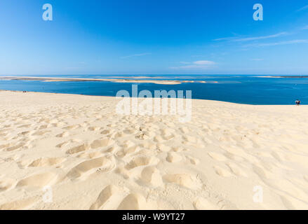 Vista dalla duna del Pilat, le più alte dune di sabbia in Europa. La Teste de Buch, Baia di Arcachon, Aquitaine, Francia Foto Stock