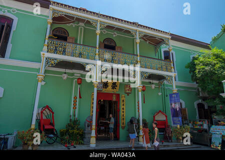 Esterno del oppulent Pinang Peranakan Mansion di George Town, Penang, Malaysia. Foto Stock