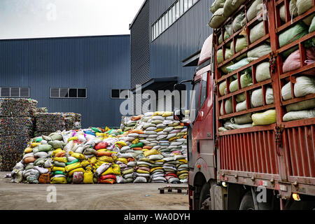 I prodotti in plastica spedizione dalla fabbrica Foto Stock