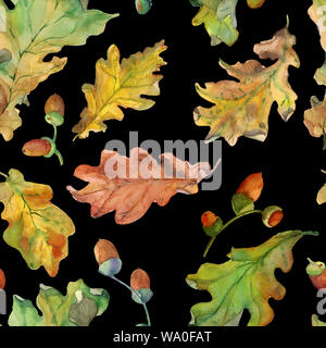 Acquerello ha richiamato a mano piastrella senza soluzione di continuità con l'autunno di foglie di quercia e ghiande su sfondo nero. Il pattern raster rosso, giallo e marrone. Stagione decor. Foto Stock