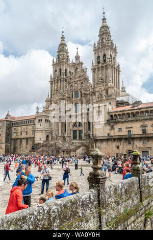 Santiago de Compostela, Spagna. agosto 9, 2019: Santiago de Compostela Cattedrale vista dalla piazza del Obradoiro. Cattedrale di Saint James, Spagna. La Galizia, Foto Stock