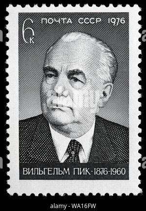 Wilhelm Pieck (1876-1960), uomo politico tedesco, comunista il Presidente della Repubblica democratica tedesca, francobollo, Russia, URSS, 1976 Foto Stock