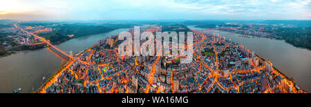 Antenna di metropolitana di Chongqing costruzione della città Foto Stock