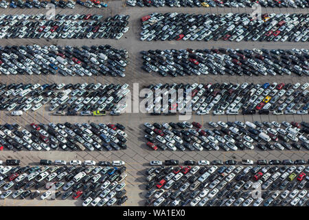 Vista aerea del pranzo usato automobile di una stessa partita di ammasso. Foto Stock