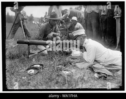 BARNET, George, MAJ. GEN., comandante, U.S.M.C. MARINE CORPS tiro con la carabina; ispezione di COLT AUTOMATICO