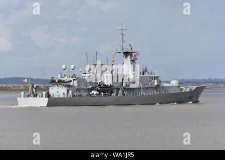 LE James Joyce P62 è una nave di pattuglia offshore di La Marina Irlandese e' raffigurata sul Tamigi dopo Una visita a Londra Foto Stock