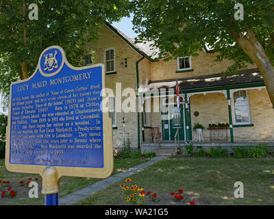 UXBRIDGE, Ontario, Canada - Agosto 2019: Lucy Maud Montgomery, autore di Anne di Green Gables,è nato il Prince Edward Island, ma vissuto per uomo Foto Stock