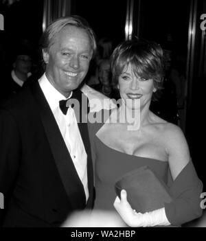 File di Foto: Peter Fonda e Jane Fonda frequentare il Film Society del Lincoln Center Gala omaggio a Jane Fonda a Avery Fisher Hall il 7 maggio 2001 a New York City. Credito: Walter McBride/MediaPunch Credito: MediaPunch Inc/Alamy Live News Foto Stock