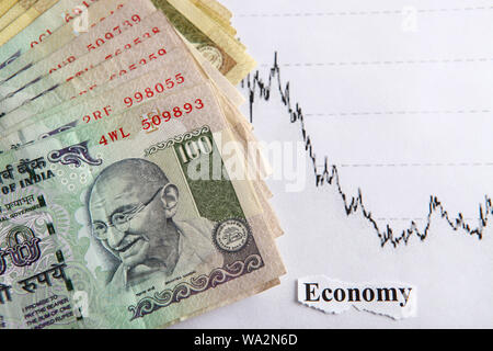 Indian carta moneta che rappresenta economia rovina Foto Stock