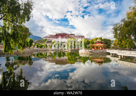 Il palazzo del Potala a Lhasa Foto Stock