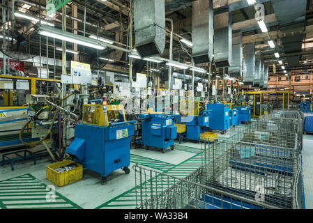 Ricambi auto officina di produzione Foto Stock