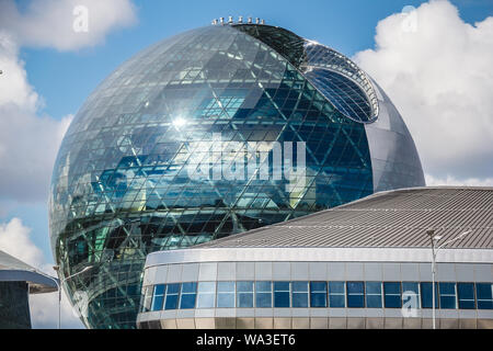 Vista dell'edificio dell'Esposizione Internazionale Specializzata "Astana EXPO-2017' Astana, Kazakhsta Foto Stock