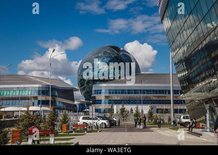 Vista dell'edificio dell'Esposizione Internazionale Specializzata "Astana EXPO-2017' Astana, Kazakhsta Foto Stock