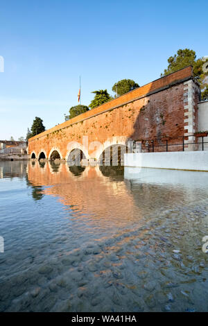 Il ponte di voltoni. Peschiera del Garda, provincia di Verona, Veneto, Italia, Europa. Foto Stock