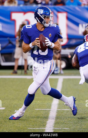 Agosto 16, 2019, New York Giants quarterback Eli Manning (10) in azione durante la NFL preseason game tra i Chicago Bears e New York Giants a MetLife Stadium di East Rutherford, New Jersey. Christopher Szagola/CSM Foto Stock