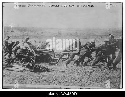 British & catturato pistola tedesca vicino Wytschaete Foto Stock