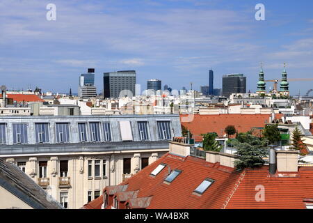 Vienna, Austria - 15 Luglio 2019: Vista della città di Vienna dal tetto Foto Stock