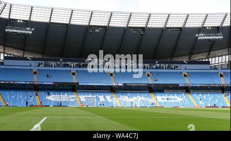 17 agosto 2019; Etihad Stadium, Manchester, Greater Manchester, Inghilterra; Manchester City contro il Tottenham Hotspur; l'Etihad Stadium prima che la partita contro il Tottenham Hotspur - rigorosamente solo uso editoriale. Nessun uso non autorizzato di audio, video, dati, calendari, club/campionato loghi o 'live' servizi. Online in corrispondenza uso limitato a 120 immagini, nessun video emulazione. Foto Stock