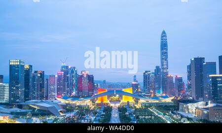 Shenzhen Futian distretto centrale di notte Foto Stock