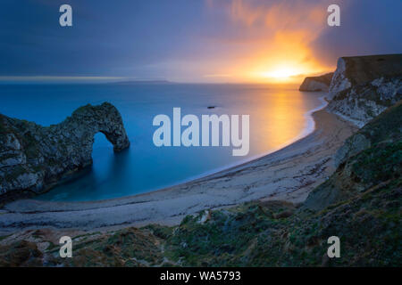 Serata a porta di Durdle su Jurassic Coast in Dorset Foto Stock