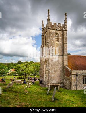 St Giles chiesa nel villaggio fantasma di Imber nel Wiltshire, Regno Unito il 17 agosto 2019 Foto Stock