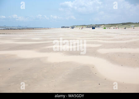 Menschenleerer Sandstrand bei Cadzand, Zeeland, Niederlande Foto Stock