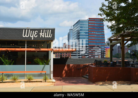 Wye Hill cucina e birra Raleigh offre una delle migliori viste del centro dalla loro posizione arroccata su un colle nel Boylan Heights neighborhood Foto Stock