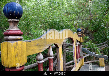 Dipinto rustico, panca in legno Foto Stock