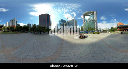 Visualizzazione panoramica a 360 gradi di SEOUL, Corea del Sud - 08 luglio 2019: full seamless panorama a 360 gradi Angolo visuale della città di Seoul center. skybox VR contenuto. equirettangolare pr sferica