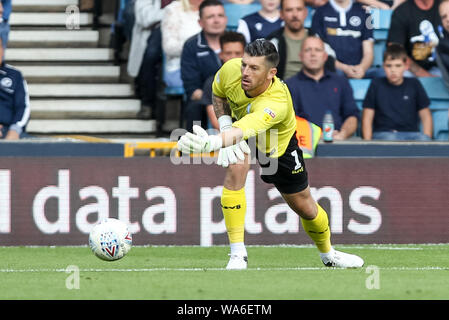 Sheffield mercoledì il portiere Keiren Westwood in azione durante il cielo EFL scommessa match del campionato tra Millwall e Sheffield Mercoledì presso il Den, Londra, Inghilterra il 17 agosto 2019. Foto di Ken scintille. Solo uso editoriale, è richiesta una licenza per uso commerciale. Nessun uso in scommesse, giochi o un singolo giocatore/club/league pubblicazioni. Foto Stock