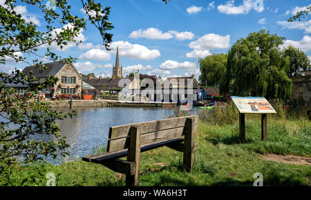 Il fiume il Tamigi a Lechlade, Gloucestershire, Regno Unito Foto Stock