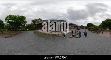 Visualizzazione panoramica a 360 gradi di JECHEON, Corea del Sud il 22 Maggio 2019: 360 gradi piena seamless panorama sferica di Chungjuho Lake Park. Lago Chungjuho isthe scala più grande multi-purpos