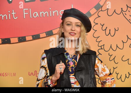 Colonia, Germania. Il 18 agosto 2019. L'attrice Caro culto viene per la premiere del film 'My sacco di vita - tutto il bingo con Flamingo' nell'Cinedom e a Colonia. Il film inizia dal 29.08.2019 al cinema foto: Horst Galuschka/dpa/Horst Galuschka dpa Credito: dpa picture alliance/Alamy Live News Foto Stock