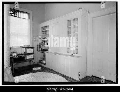 21. Storici edifici americano sondaggio E. W. Russell, fotografo, Giugno 7, 1935 vecchio cabinet e Cina armadio in cucina - il giudice Giovanni Casa di Bragg, 1906 Spring Hill Avenue, Mobile, County, AL Foto Stock