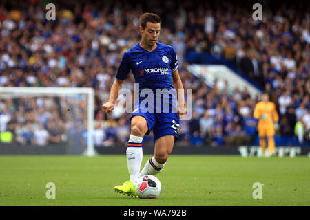 Londra, Regno Unito. Il 18 agosto 2019. Cesar Azpilicueta del Chelsea in azione. Premier League, Chelsea v Leicester City a Stamford Bridge di Londra domenica 18 agosto 2019. Questa immagine può essere utilizzata solo per scopi editoriali. Solo uso editoriale, è richiesta una licenza per uso commerciale. Nessun uso in scommesse, giochi o un singolo giocatore/club/league pubblicazioni. Credito: Andrew Orchard fotografia sportiva/Alamy Live News Foto Stock