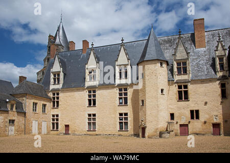 Cortile del Castello Durtal Maine-Loire Francia Foto Stock