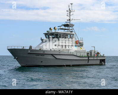 MV Saint Pirano a protezione della pesca nave pattuglia fotografato in mare in Mounts Bay, Cornwall, Regno Unito Foto Stock