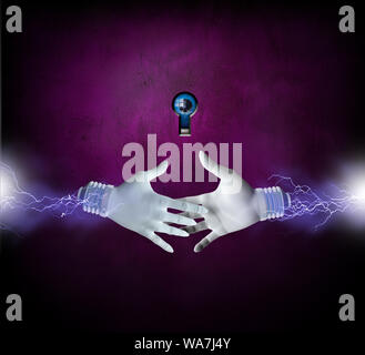 Le mani attorno ad agitare. Occhio dietro il buco della serratura Foto Stock